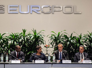 Europol Director Rob Wainwrigh and US Attorney General