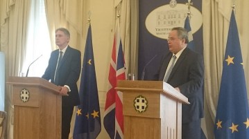Foreign Minister Kotzias and UK Foreign Secretary Philip Hammond January 2016